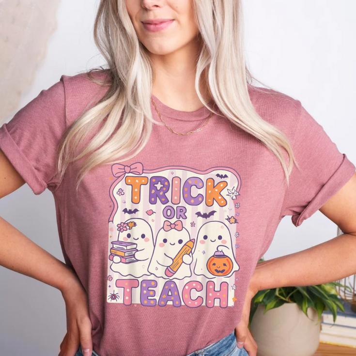 Trick Or Teach Retro Halloween Teacher Look Women's Heather T-Shirt Trick Or Teach Retro Halloween Teacher Look Women's Heather T-Shirt