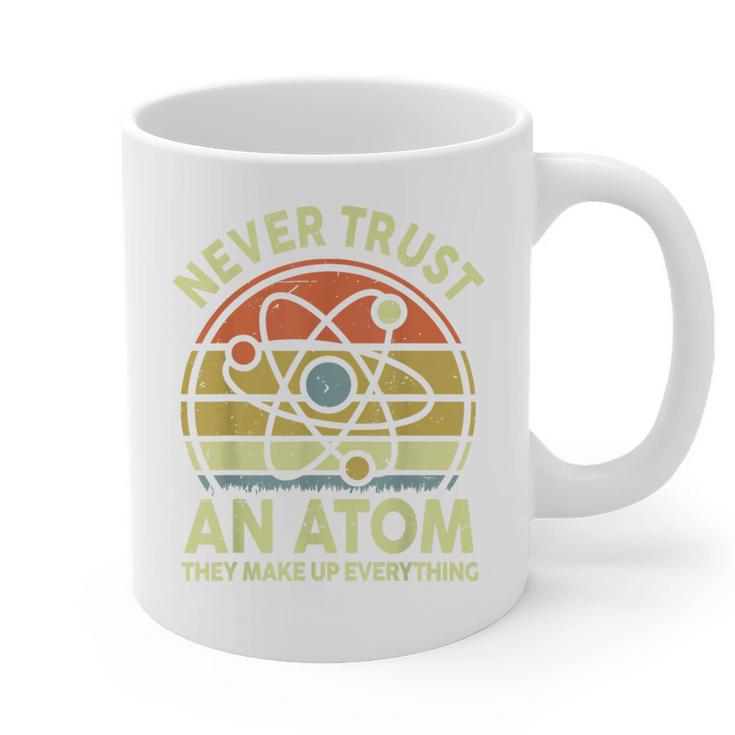 Never Trust An Atom Physics Jokes Science Teacher Graphic Print Coffee Mug