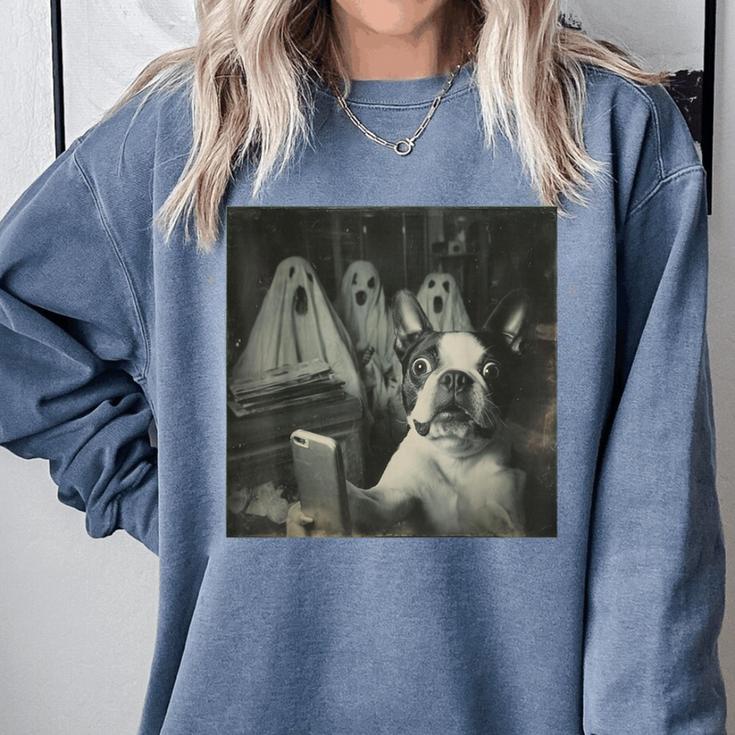 Boston Terrier Selfie With Ghosts Halloween Dog Lover Comfort Colors Sweatshirt