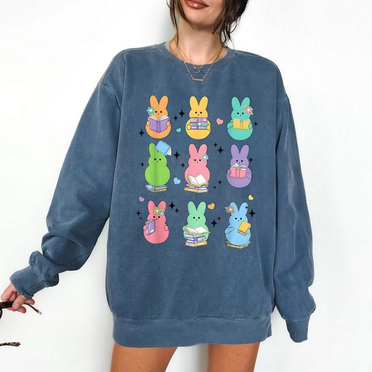 Bunny Reading Books Easter Day Librarian Teacher Book Comfort Colors Sweatshirt