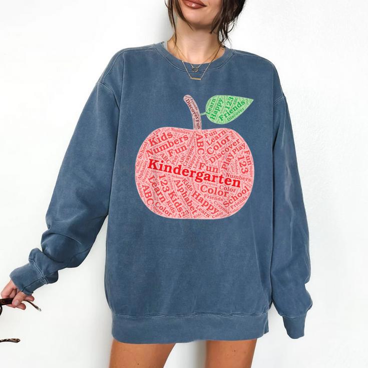 Kindergarten Apple Word Art For Teachers & Students Comfort Colors Sweatshirt