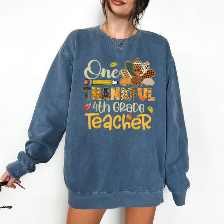 One Thankful 4th Grade Teacher Turkey Leopard Thanksgiving Comfort Colors Sweatshirt