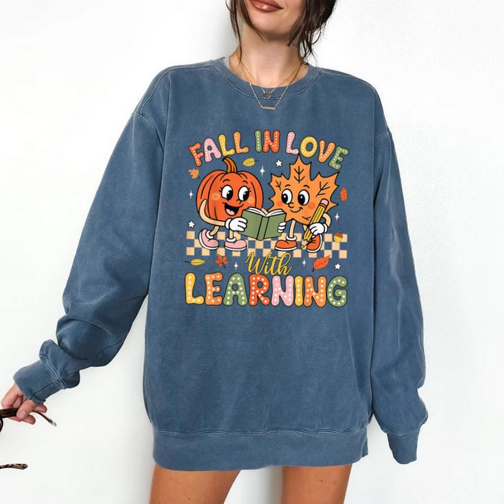 Retro Fall In Love With Learning Autumn Pumpkin Teacher Kids Comfort Colors Sweatshirt