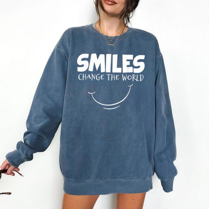 Smile Smiles Change The World Teacher T-Shirt Happy T-Shirt Comfort Colors Sweatshirt