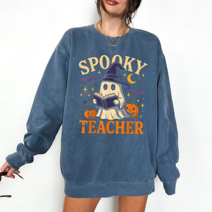 Spooky Teacher Halloween Cute Ghost Pumpkin Reading Women Comfort Colors Sweatshirt