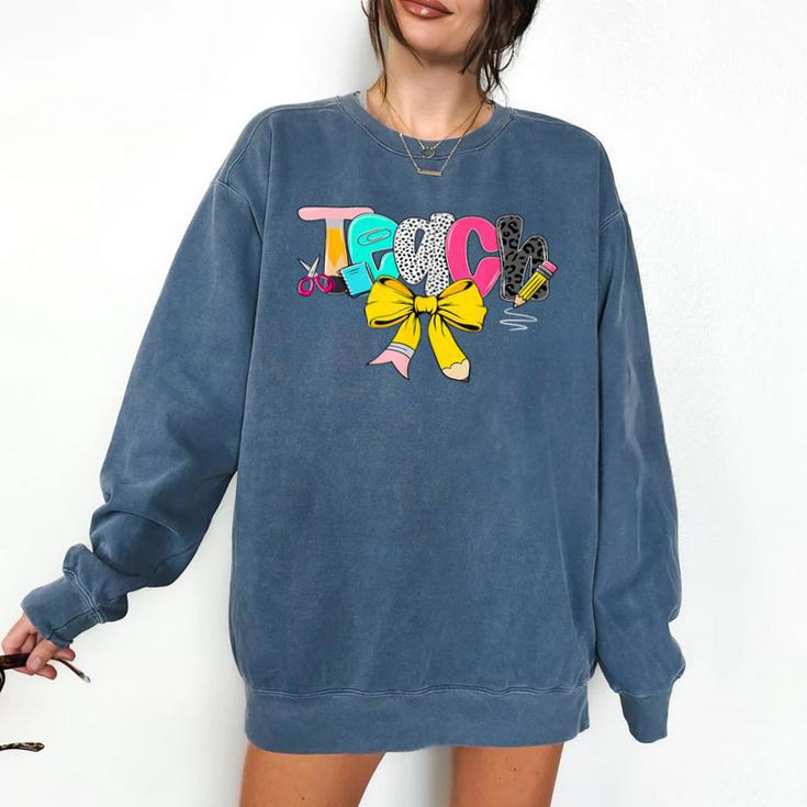 Teach Coquette Bow Teacher Back To School Happy First Day Comfort Colors Sweatshirt