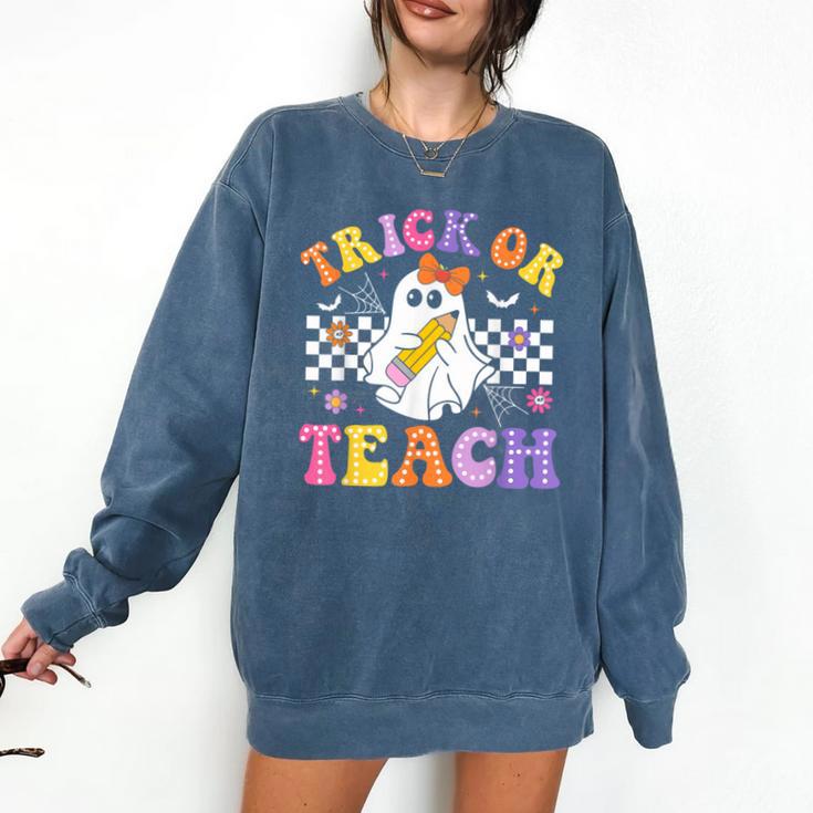 Trick Or Teach Groovy Halloween Teachers Comfort Colors Sweatshirt
