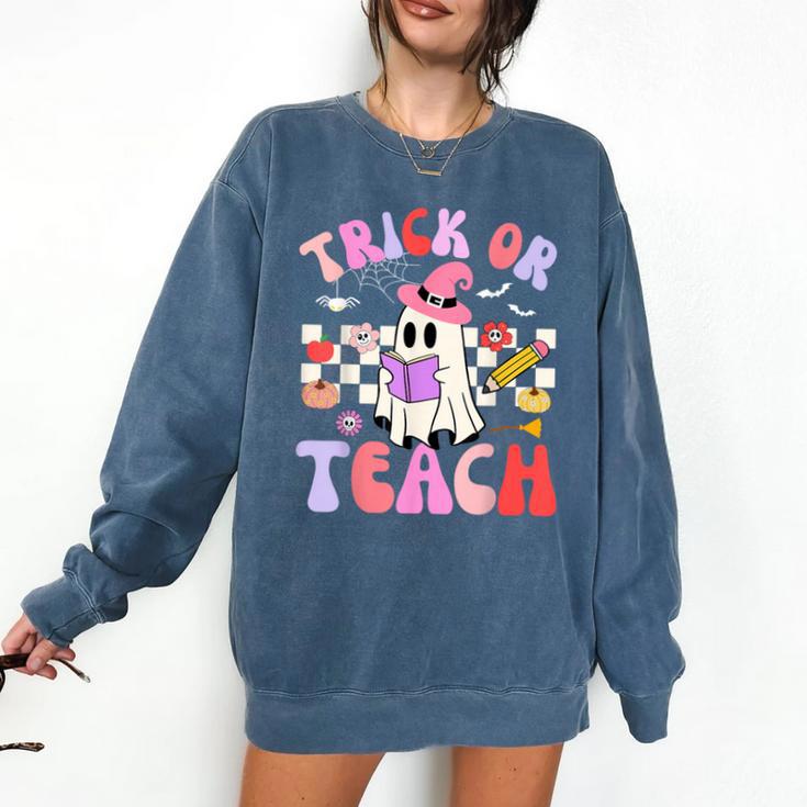 Trick Or Teach Halloween Teacher Floral Ghost Groovy Comfort Colors Sweatshirt