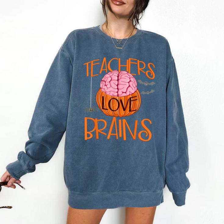 Teachers Love Brains Halloween T-Shirt For Men Women Comfort Colors Sweatshirt
