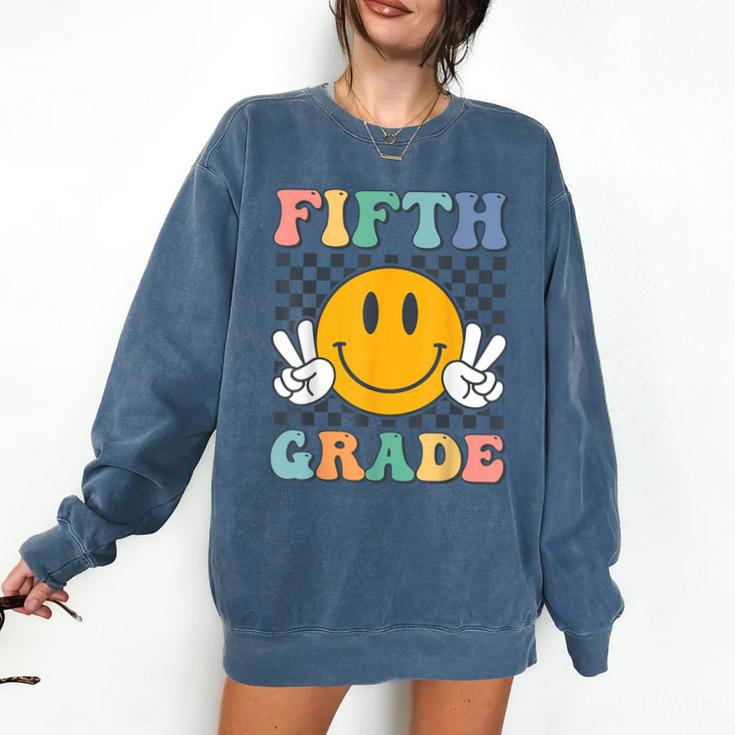 Fifth Grade Team Teachers Boys Girls Retro Smile 5th Grade Comfort Colors Sweatshirt