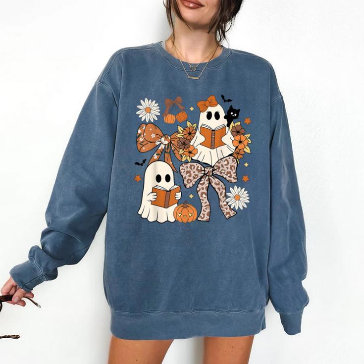 Ghost Reading Books Halloween Bow Spooky Teacher Student Comfort Colors Sweatshirt