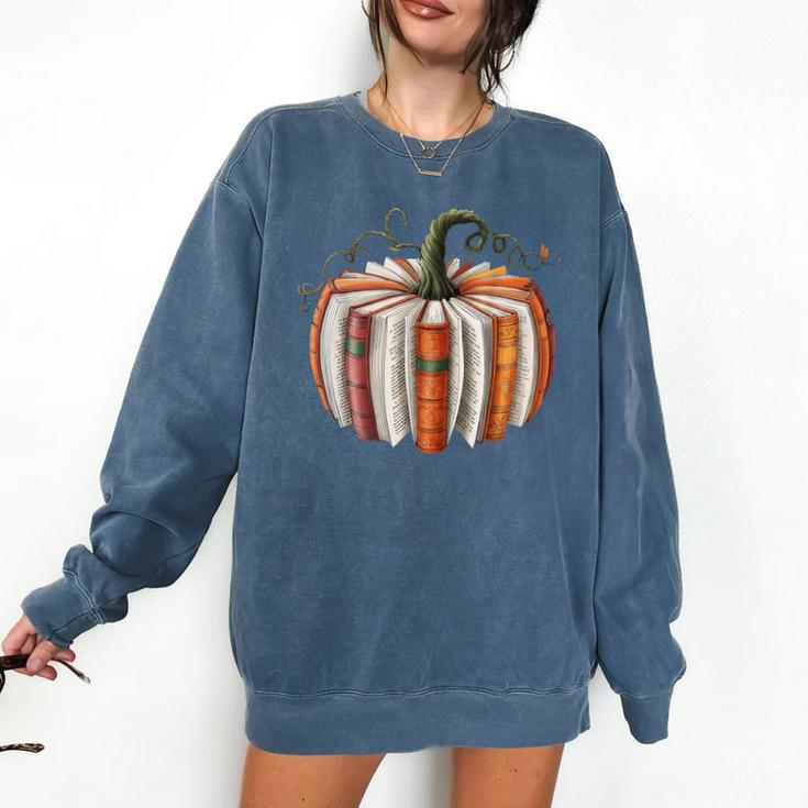 Halloween Teacher Librarians Fall Book Pumpkin Retro Reading Comfort Colors Sweatshirt