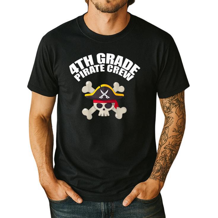 4th Grade Pirate Crew Halloween Costume Cool Teacher Student Men's Casual T-Shirt