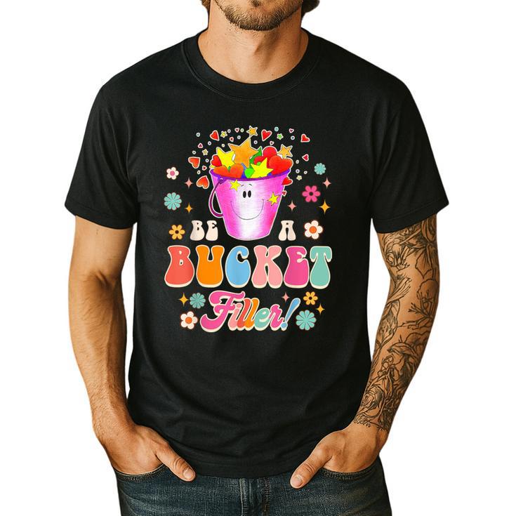 Be A Bucket Filler Teacher Teaching Groovy Back To School For Men Women Men's Casual T-Shirt