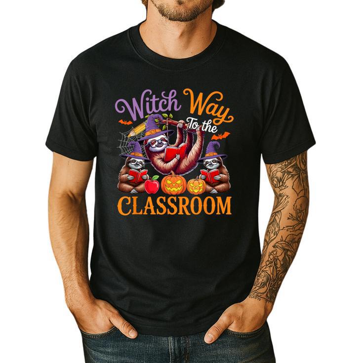Way To Classroom Halloween Witch Three Cute Sloths Teacher Men's Casual T-Shirt