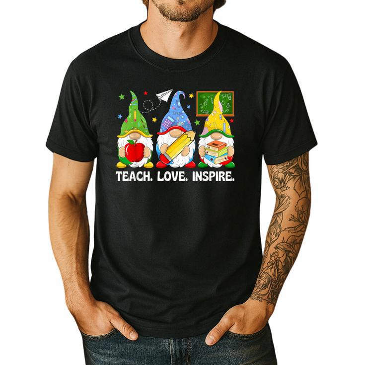 Cute Gnomes Teach Love And Inspire Back To School Teacher Men's Casual T-Shirt