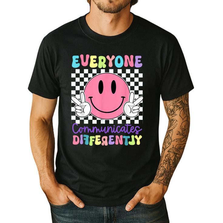 Everyone Communicates Differently Autism Awareness Teacher Men's Casual T-Shirt