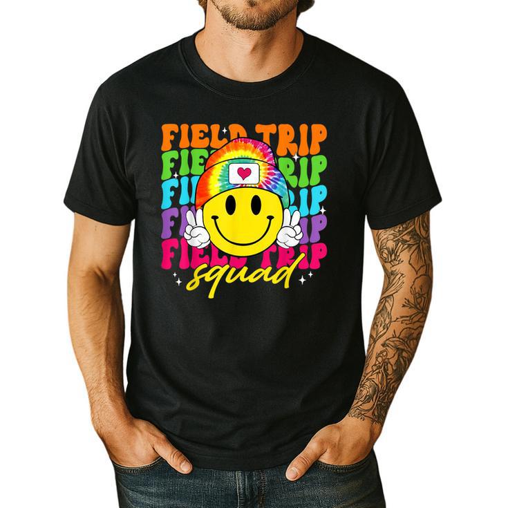 Field Trip Squad Groovy Field Day Smile Face Teacher Tie Dye Men's Casual T-Shirt