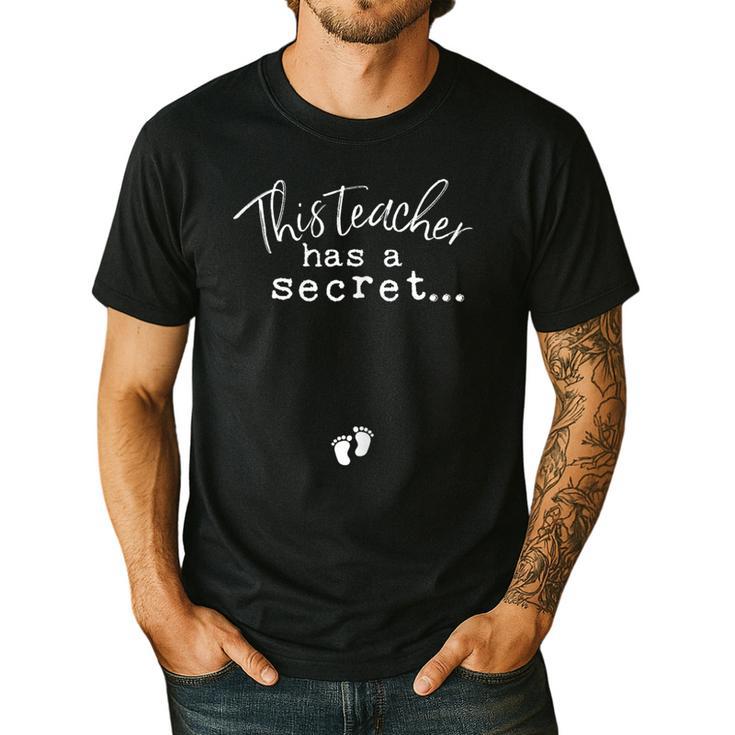 Fun Pregnant Teacher Announcement Idea- Footprints On Tummy Men's Casual T-Shirt