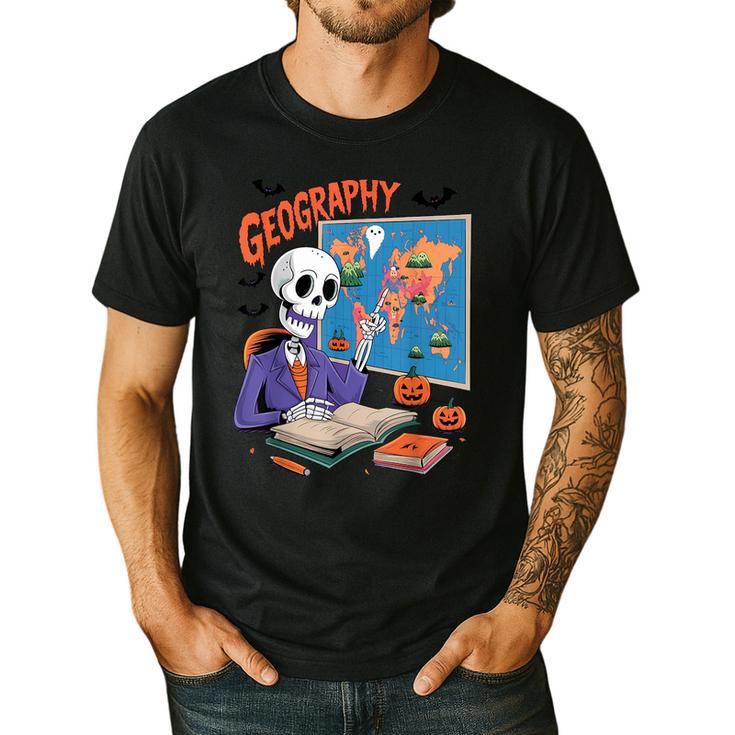 Halloween Skeleton Geography Teacher Pumpkin Bats Classroom Men's Casual T-Shirt