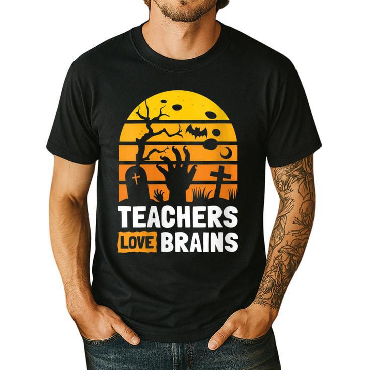 Halloween Teachers Science Math Teachers Love Brains Men's Casual T-Shirt