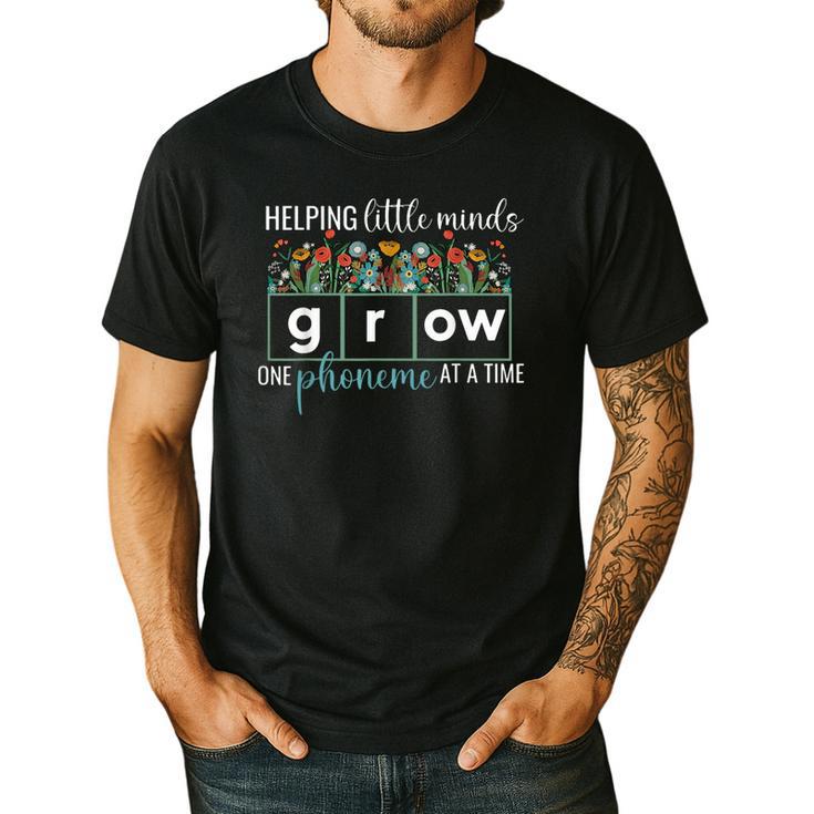 Helping Little Minds Grow One Phoneme At A Time Teacher Men's Casual T-Shirt