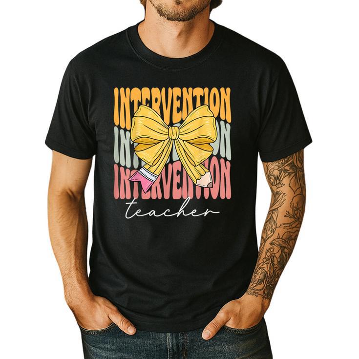 Interventionist Teacher Groovy Coquette Bow Back To School Men's Casual T-Shirt