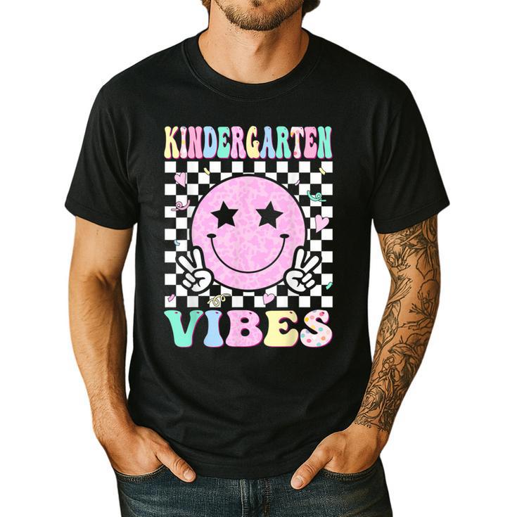 Kindergarten Vibes First Day Of School Kindergarten Teacher Men's Casual T-Shirt