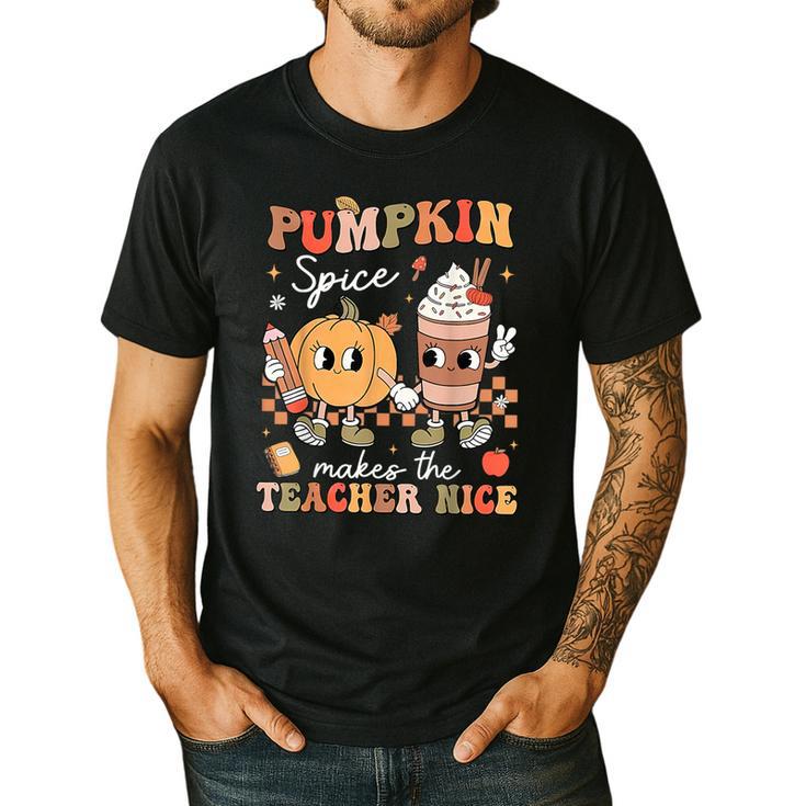 Pumpkin Spice Makes Teacher Nice Retro Fall Spooky Season Men's Casual T-Shirt