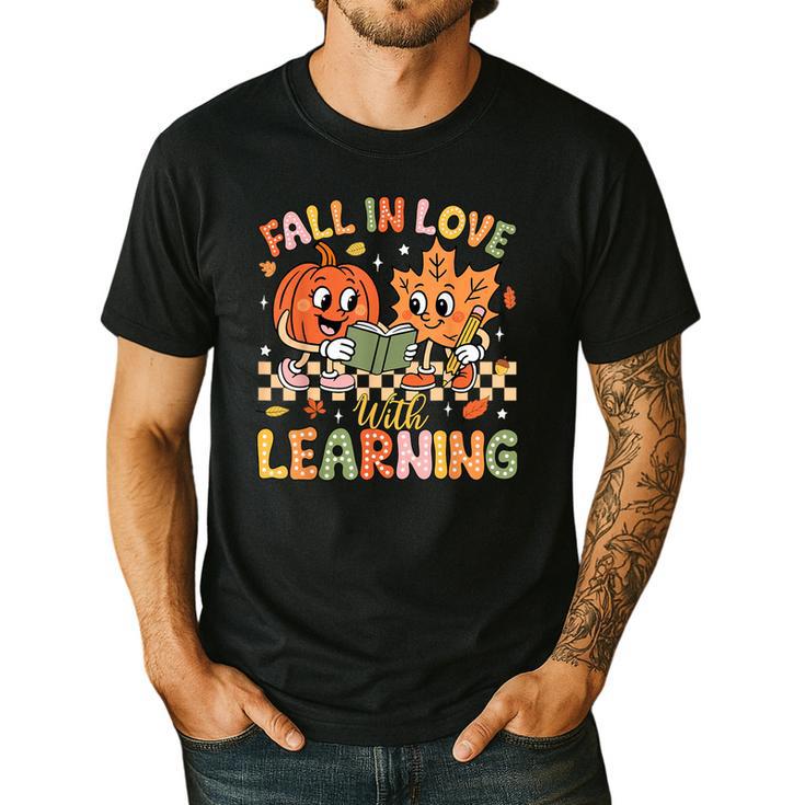 Retro Fall In Love With Learning Autumn Pumpkin Teacher Kids Men's Casual T-Shirt