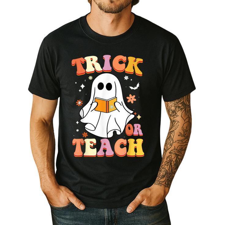 Retro Vintage Groovy Trick Or Teach Teacher Halloween For Men Women Kids Men's Casual T-Shirt
