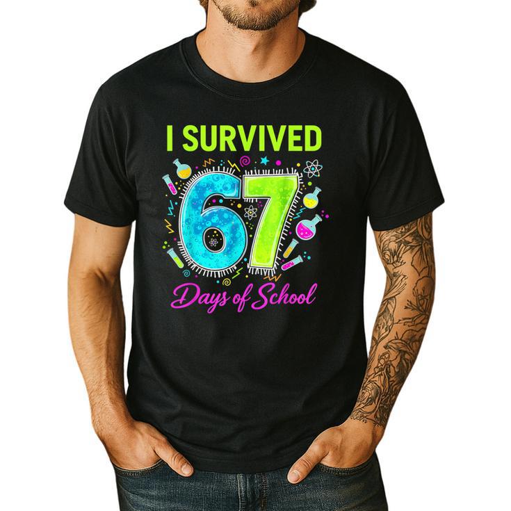 I Survived 67 Days Of School 67 Meme Science Teacher Men's Casual T-Shirt