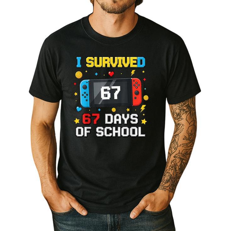 I Survived 67 Days Of School 67 Teacher Squad Matching Men's Casual T-Shirt
