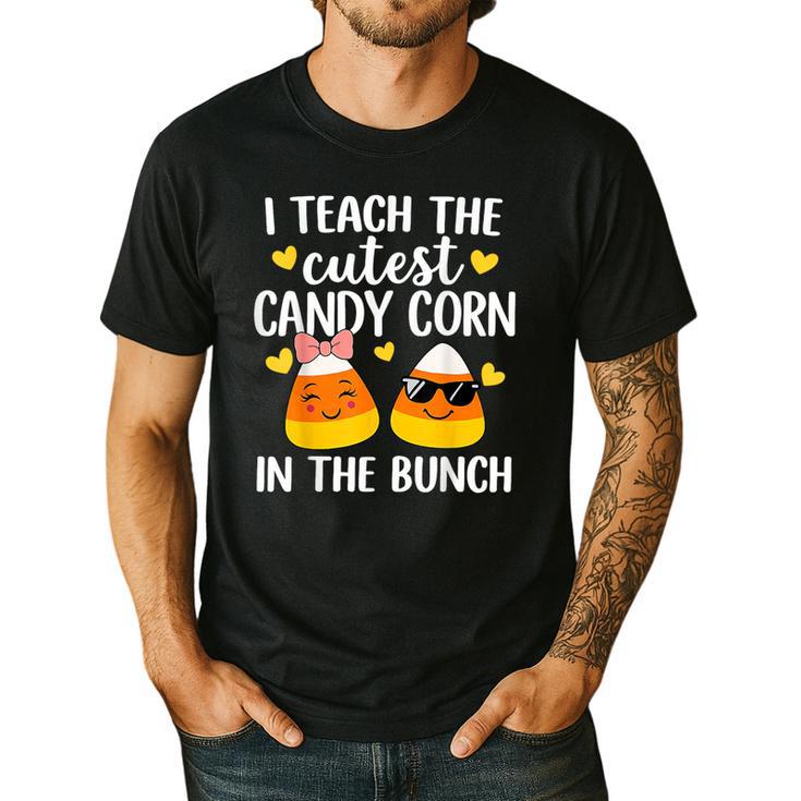 I Teach The Cutest Candy Corn In The Bunch Teacher Halloween Men's Casual T-Shirt