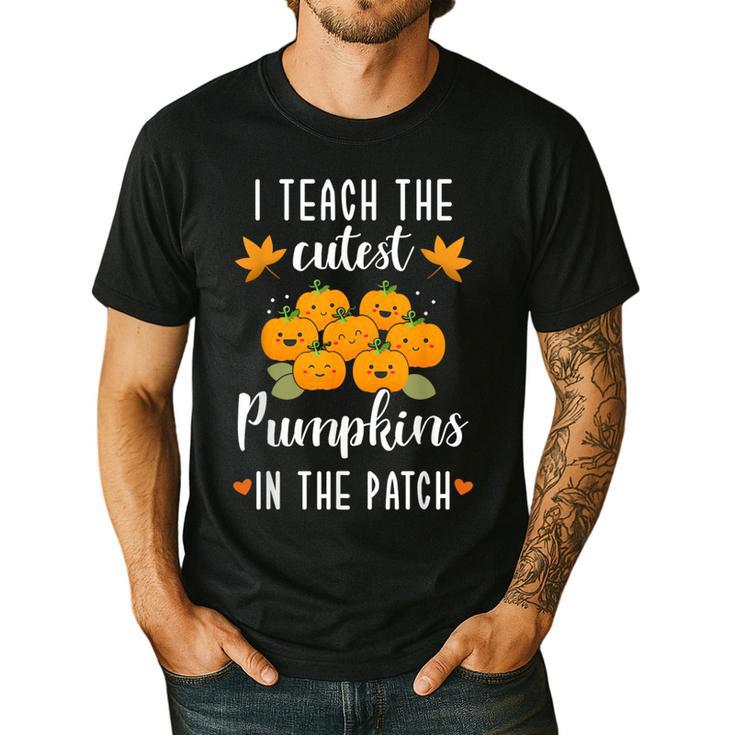 I Teach The Cutest Pumpkins In The Patch Halloween Teacher Men's Casual T-Shirt