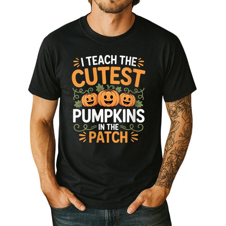 I Teach The Cutest Pumpkins In The Patch Halloween Teacher Men's Casual T-Shirt