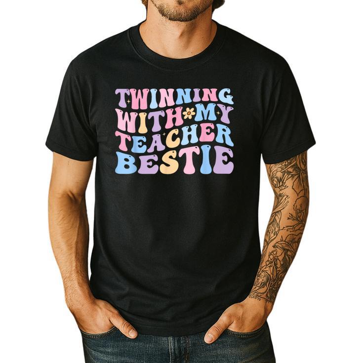 Twinning With My Teacher Bestie Teaching Partner Men's Casual T-Shirt