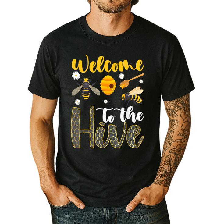 Welcome To The Hive Bee Teacher Back To School Men's Casual T-Shirt