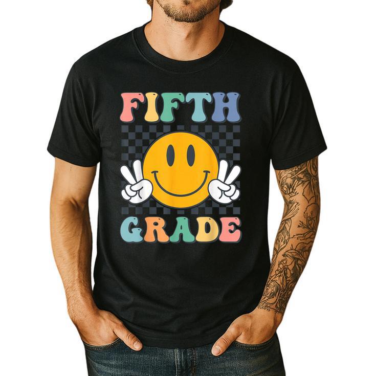 Fifth Grade Team Teachers Boys Girls Retro Smile 5th Grade Men's Casual T-Shirt