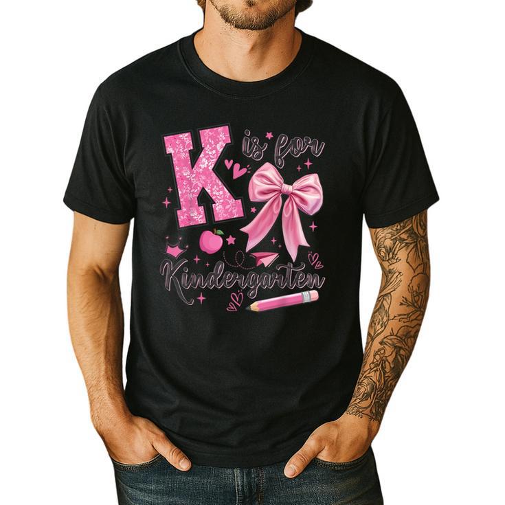K Is For Kindergarten Teacher Coquette Bow Back To School Men's Casual T-Shirt