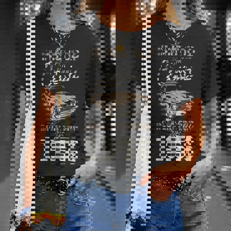 1956年生まれのクラシックカー 70歳の誕生日 Tシャツ 彼女への贈り物