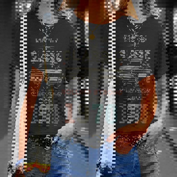 1970年生まれ、56歳の誕生日 クラシックカー Tシャツ 彼女への贈り物