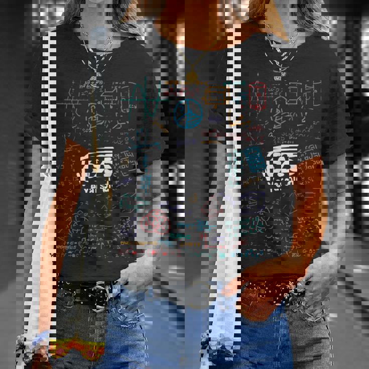 25 Años De Edad Hombres Es 25 Regalo De Cumpleaños Cuadrado Raíz De 625 Camiseta unisex Regalos para ella