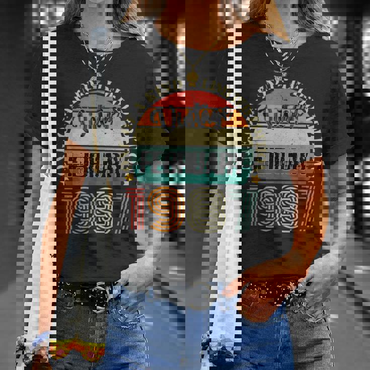 37歳 ヴィンテージ 1987年2月 37歳の誕生日 レトロ Tシャツ 彼女への贈り物