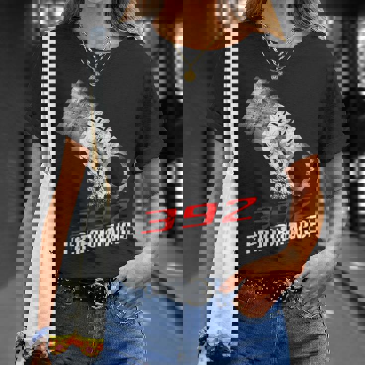 392 パフォーマンス レース ピストン 64 カー Tシャツ 彼女への贈り物