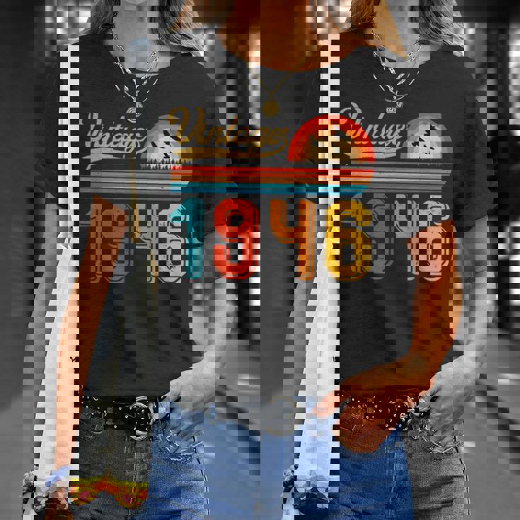 80歳の誕生日プレゼント 80歳 男性 女性 レトロ ヴィンテージ 1946 Tシャツ 彼女への贈り物