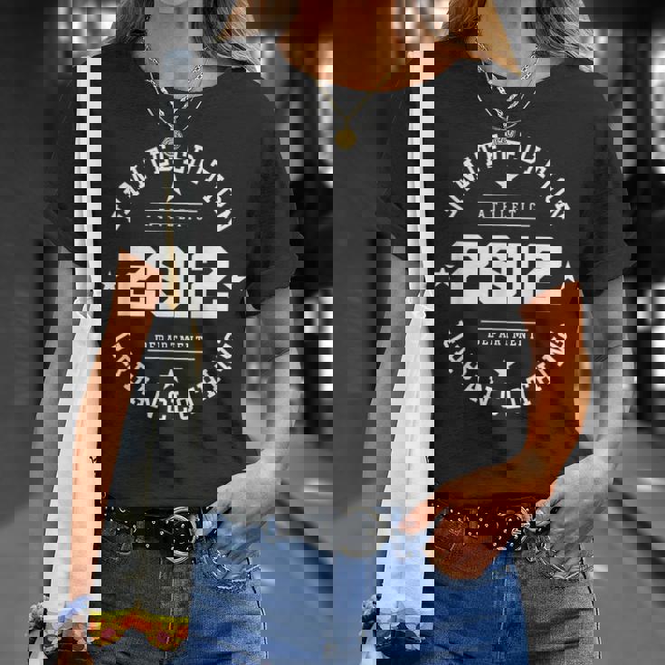 Edición Limitada 2012 Cumpleaños 2012 Nacido En 2012 Camiseta unisex Regalos para ella