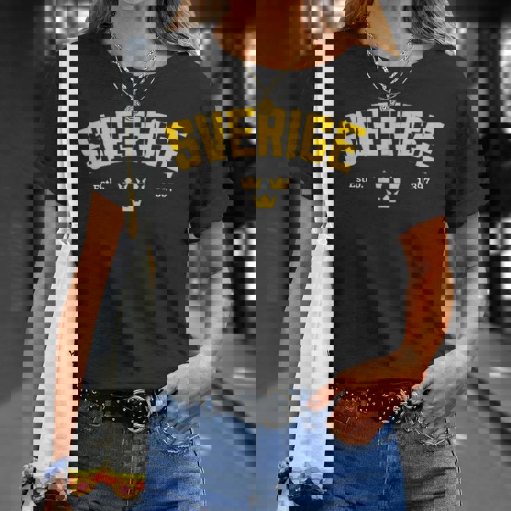 Sverige スウェーデン トレ クロナー スウェーデン ホリデー Tシャツ 彼女への贈り物