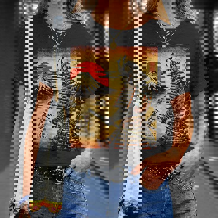 「夜明けの富士山と壮大な侍戦士」 Tシャツ 彼女への贈り物