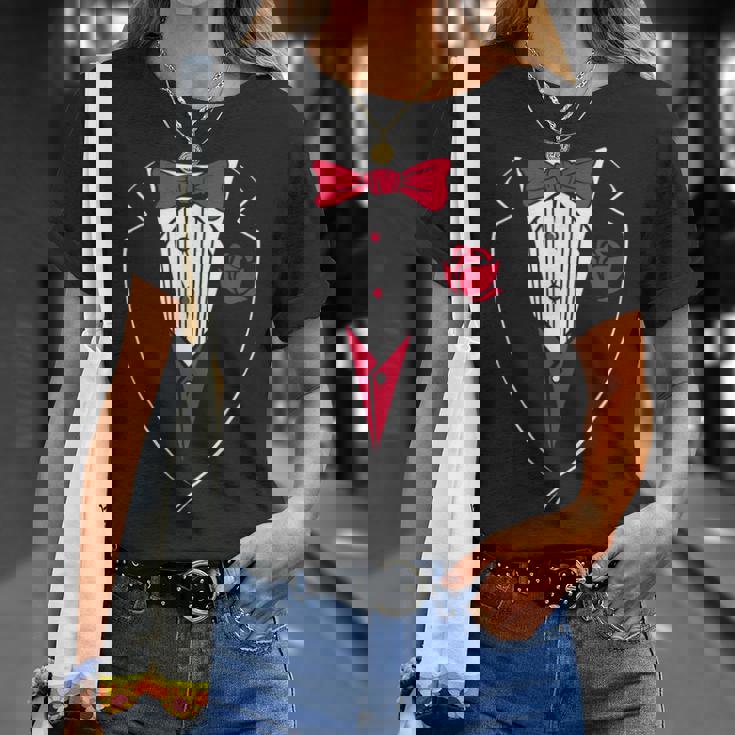 かわいいレッドパピヨンとローズのタキシード。 Tシャツ 彼女への贈り物